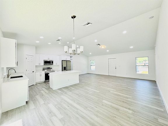 4th image of 2736 NW 33rd Avenue
