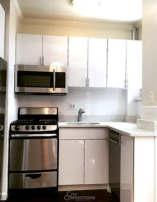 Rented by City Connections Realty | media 19