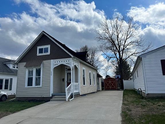 2nd image of 594 Cedar St
