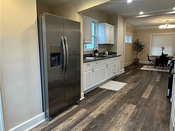 5th image of 3258 Berkshire Rd