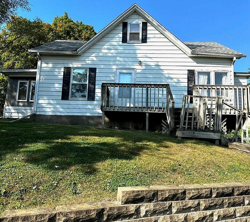 1st image of 816 N 2nd St