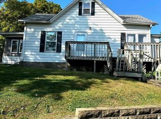 816 N 2nd St, Le Claire, IA