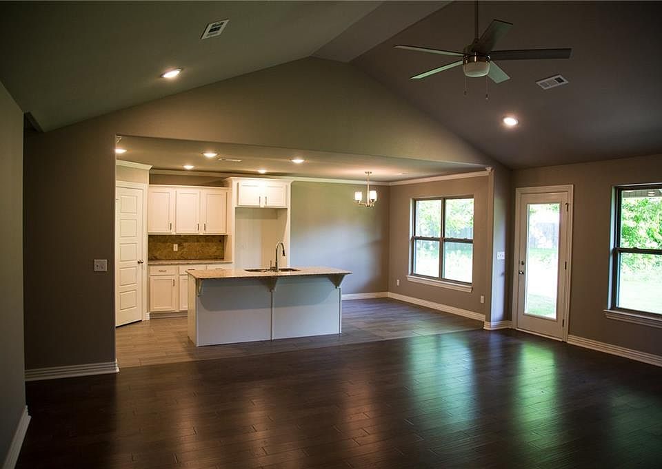1st image of 2286 Aspen