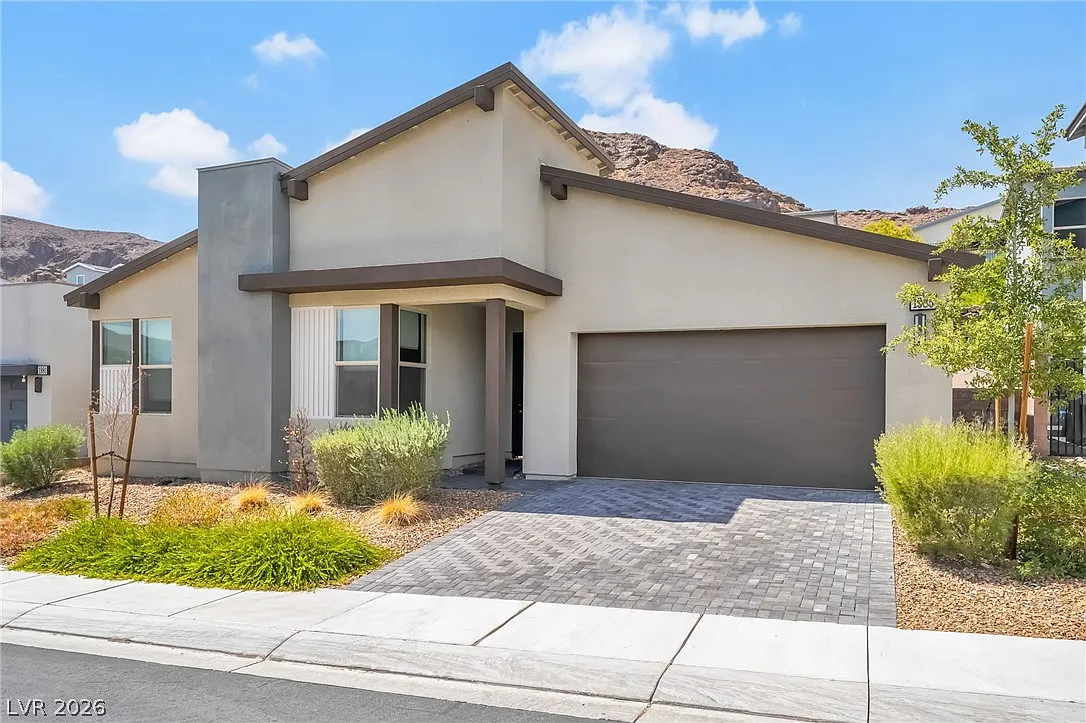 4 bed, 3.0 bath, 2737 sqft, $4,800 — Photo 2