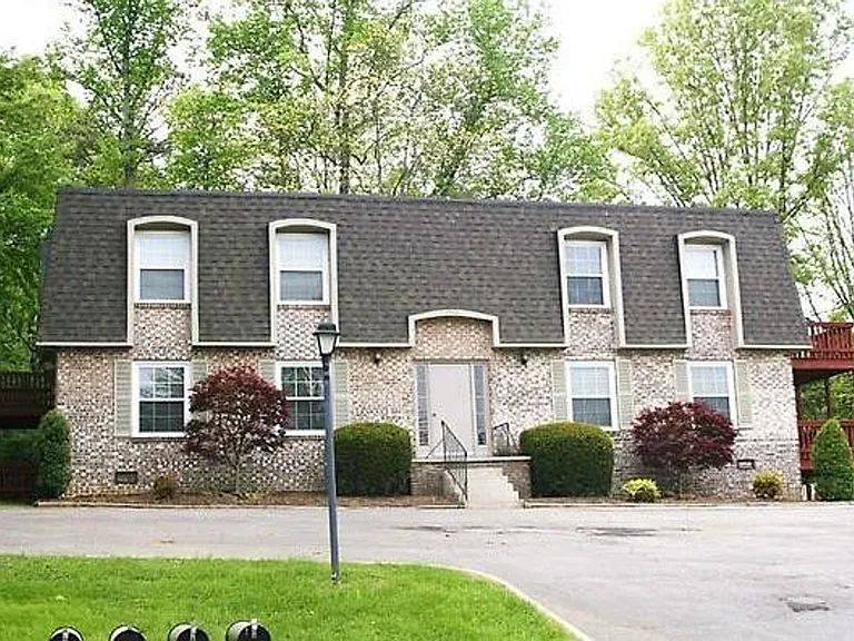 4532 Lynnmont Rd — Photo 39