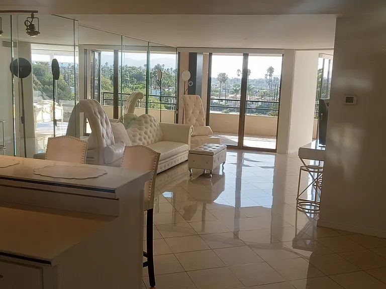 4333 Marina City Dr — Photo 14