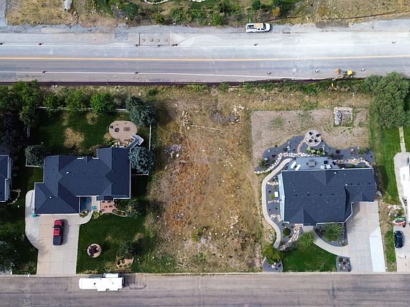 3rd image of 4133 N Wolf Ridge Cir