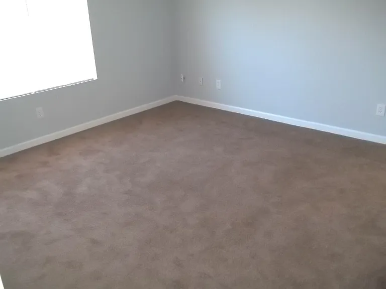610 Waynes Ct SE — Photo 16