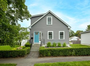 51 Collins St, Bristol, RI 02809