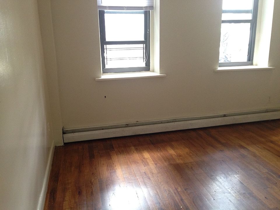 2nd image of 302 E 93rd St #1L