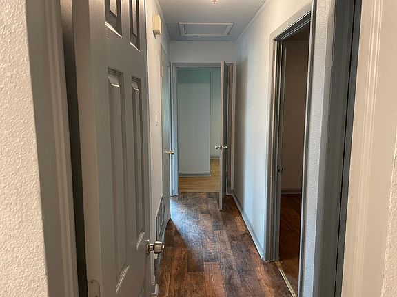 4th image of 3207 Dartmouth Dr #1