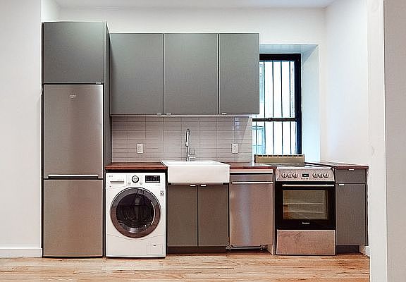 3rd image of 615 W 136th St APT 1
