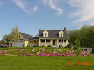 1 Merrimack River Rd, Groveland, MA 01834