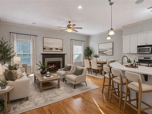 4th image of 225 Carlyle Park Dr NE