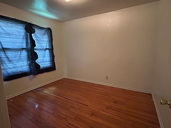 4th image of 1659 N Woodland Ave