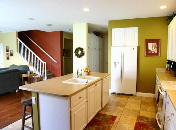 3rd image of 107 Bellefontaine Ln