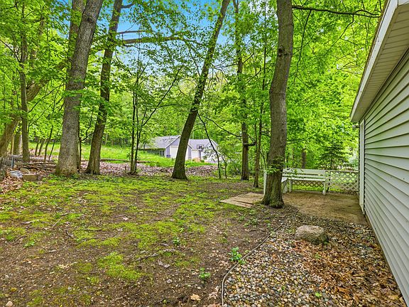 5th image of 8759 Brower Lake Dr NE