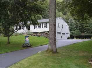 155 Edgewood Dr, Guilford, CT 06437