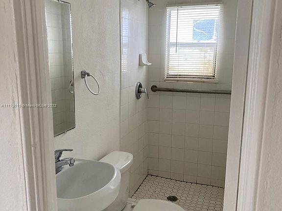 5th image of 1842 Johnson St #8