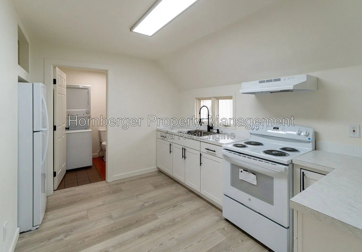 2 bed, 1.0 bath, 750 sqft, $1,095 — Photo 3