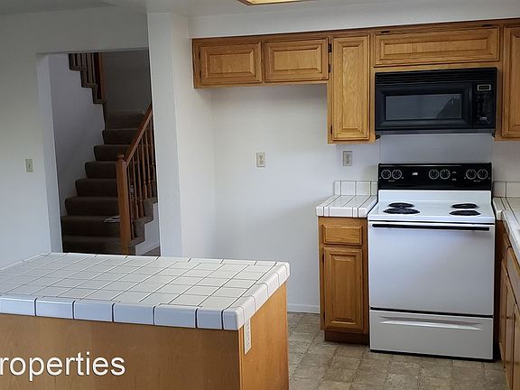 2nd image of 8566 Planetree Dr