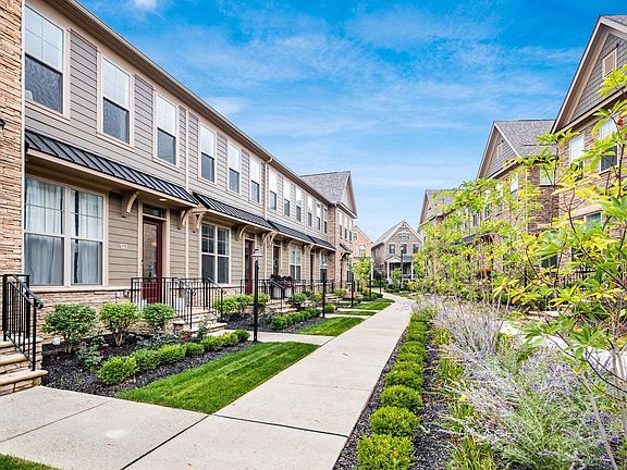 5th image of 924 Pullman Pl #32