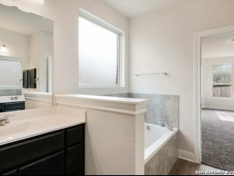 8232 Scarlet Gaura — Photo 19