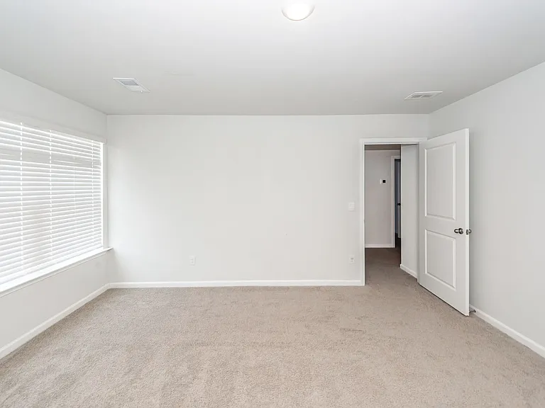 214 Wild Strawberry Ln — Photo 18