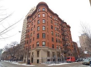 1210 N Astor St APT 3A, Chicago, IL 60610