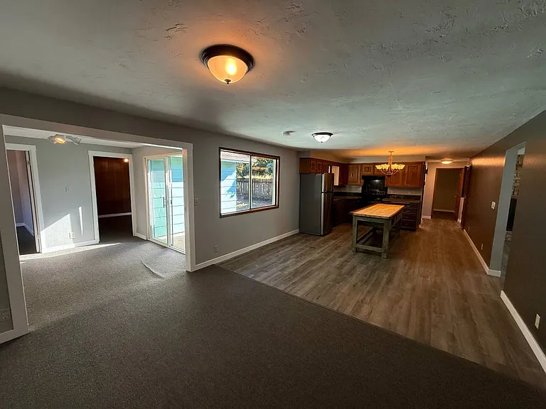 2095 Primrose St — Photo 8