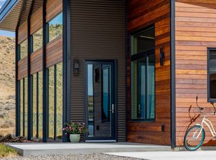 21 Tailwinds Dr, Cody, WY 82414