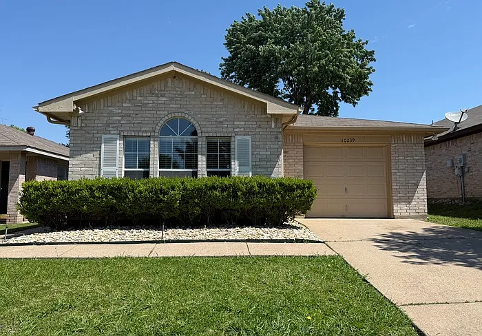 10239 Blackjack Oaks Dr — Photo 1