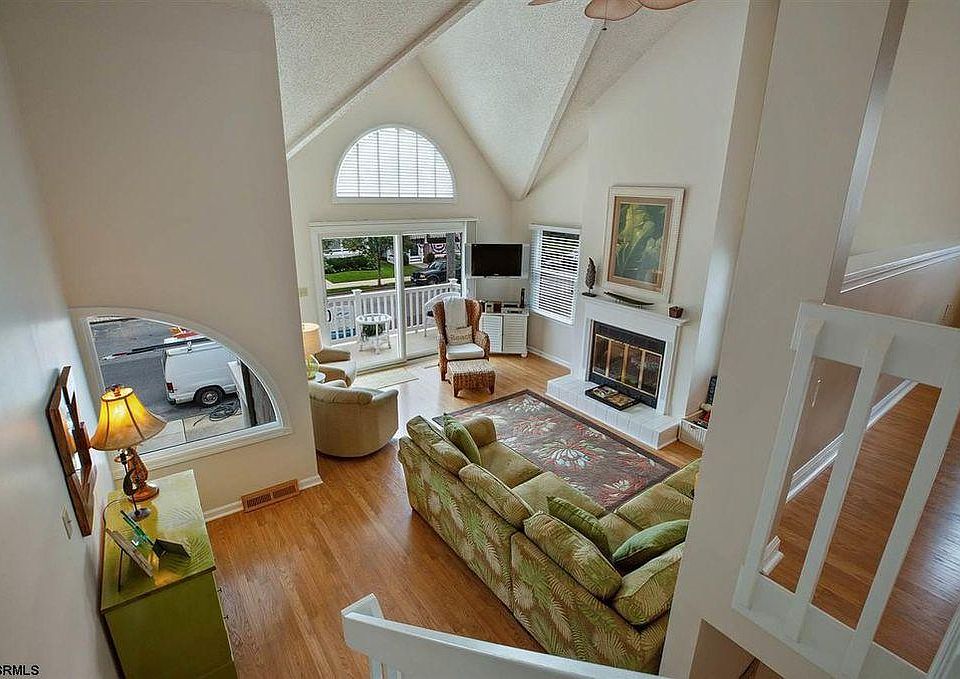1st image of 2718 Central Ave #1