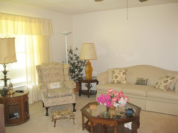 5th image of 915 Savannas Point Dr APT A