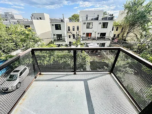 Rented by ERNY LLC | media 4