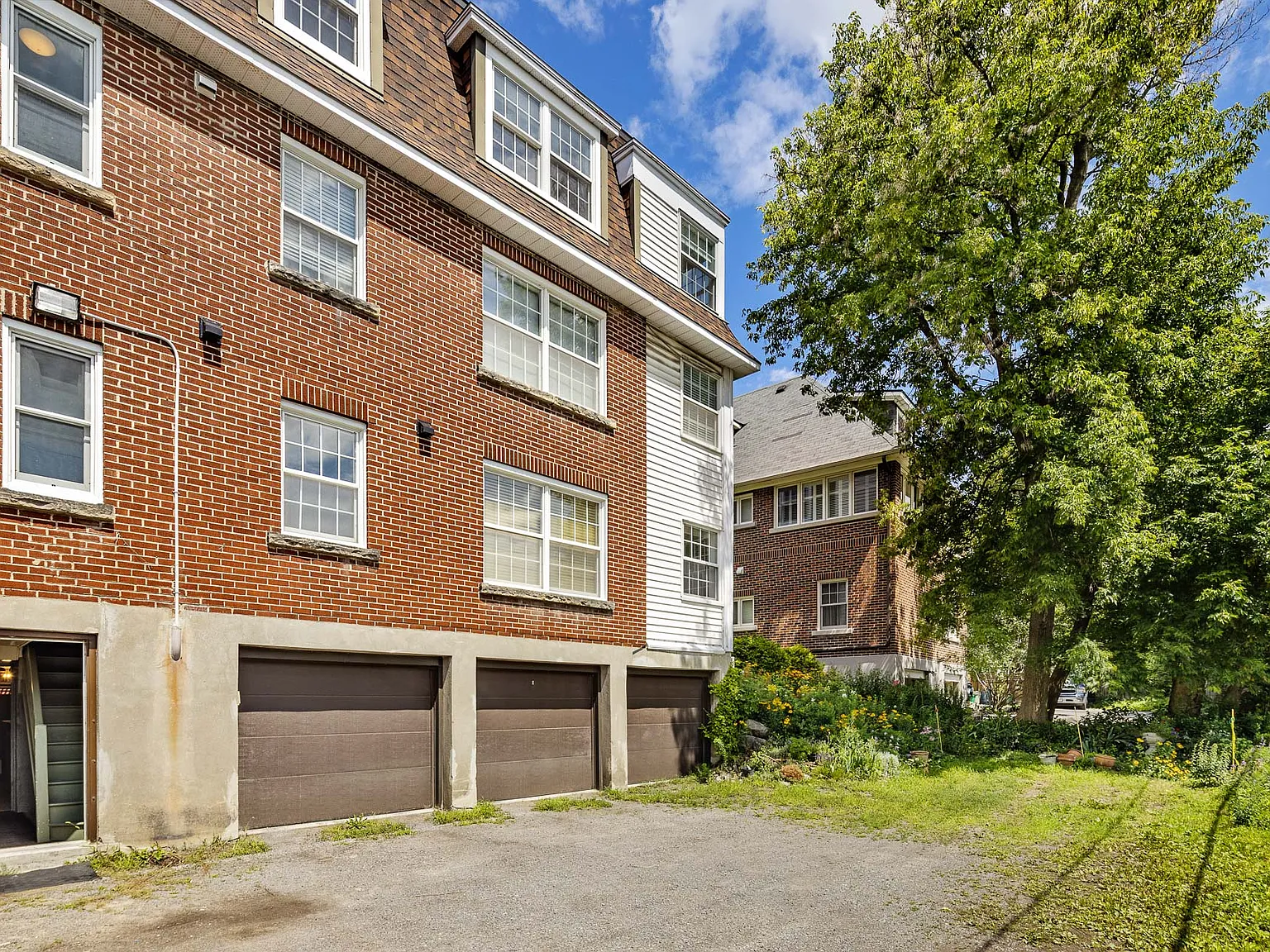 216 Rideau Terrace — Photo 4