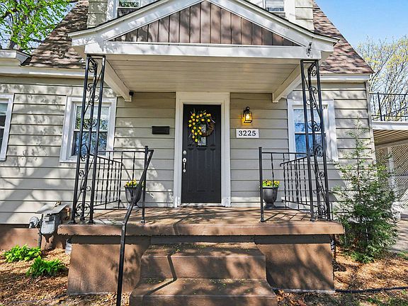 5th image of 3225 Clyde Park Ave SW