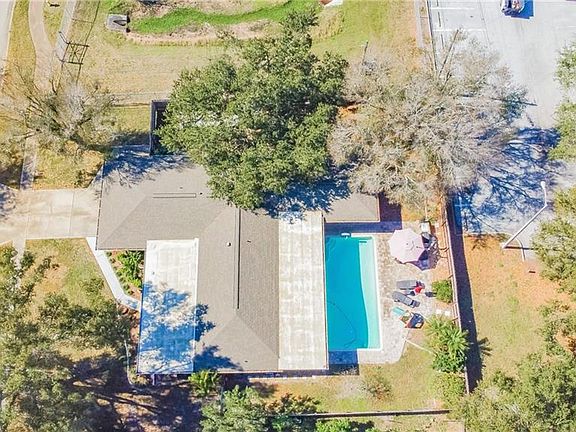 2nd image of 3108 Bordeaux Ln