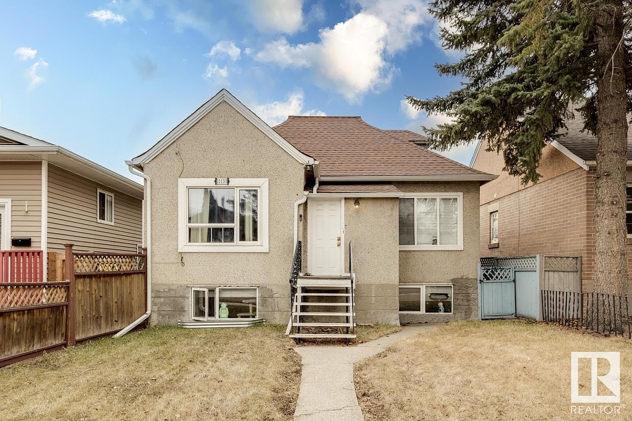 11133 96th St NW, Edmonton, AB T5G 1S8 | MLS #E4384387 | Zillow