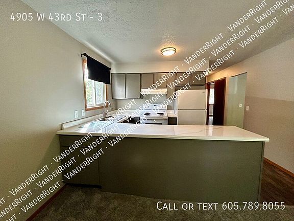 4th image of 4905 W 43rd St #3