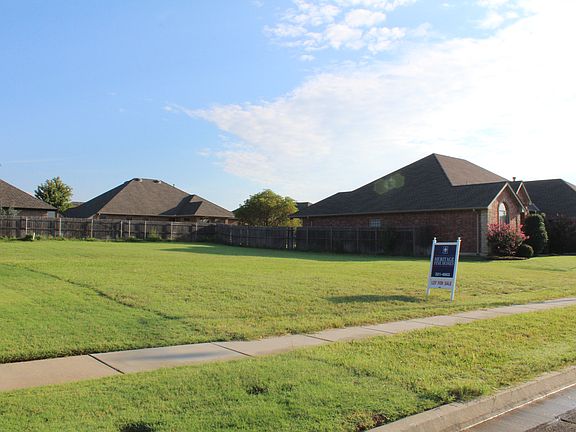 2nd image of 4021 Dornoch Ln