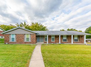 3685 Parc Chateau Ln, Florissant, MO 63033
