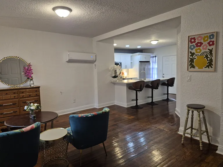 546 Broad St — Photo 4