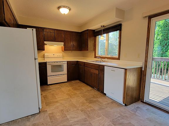 2nd image of 1018 15th St N