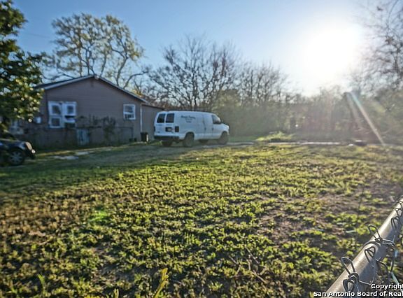 2nd image of 819 Saint James