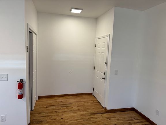 Living Area & Entrance