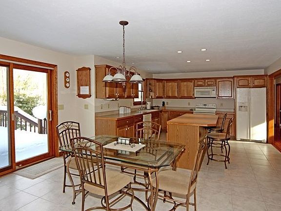 4th image of 15070 Bates Creek Dr