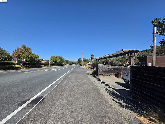 3rd image of 6243 San Pablo Dam Rd