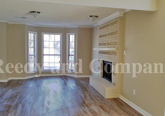 3rd image of 4205 Cedartree Dr