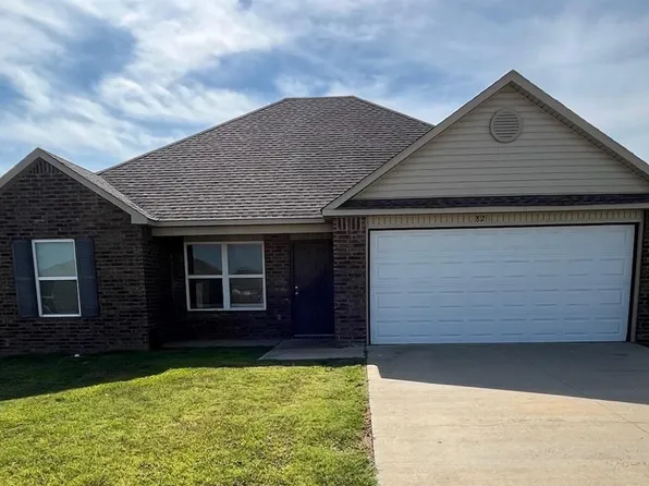 3829 Churchill Dr, Jonesboro, AR 72404